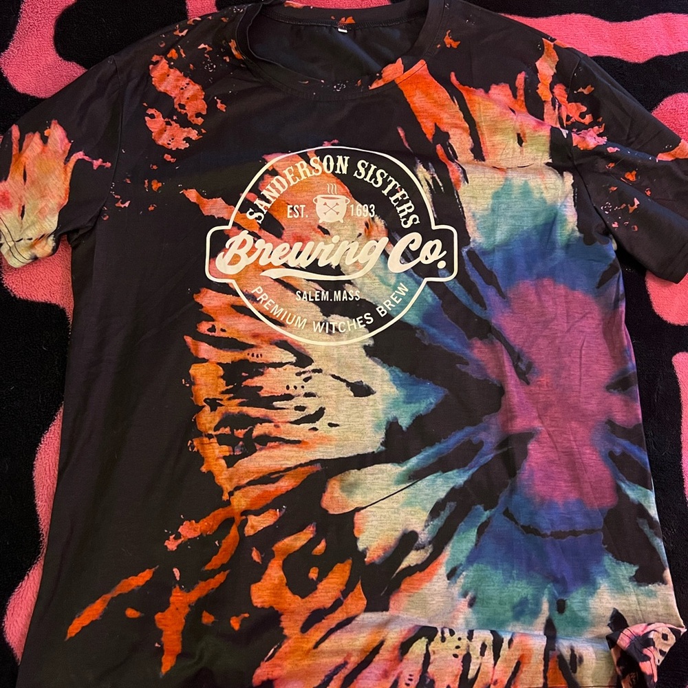 Women’s Sanderson Sisters Brewing Co. Tie-Dye T-shirt Short Sleeve 2XL